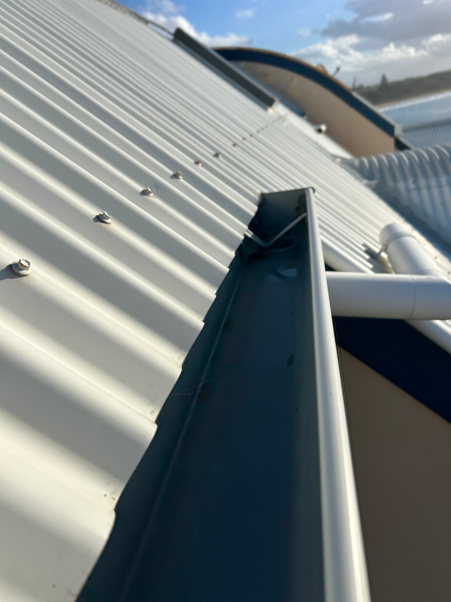 16-Unit Commercial Gutter Clean — Culburra Beach